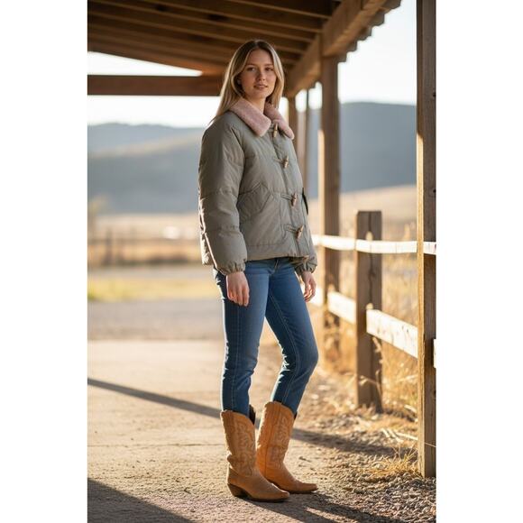 Quilted Puffer Cropped Jacket Sz M Light Sage Green Toggle Buttons Fleece Collar - Picture 6 of 16